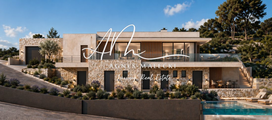 Land in Grimaud, Provence-Alpes-Côte d'Azur, France 2 - 18687423