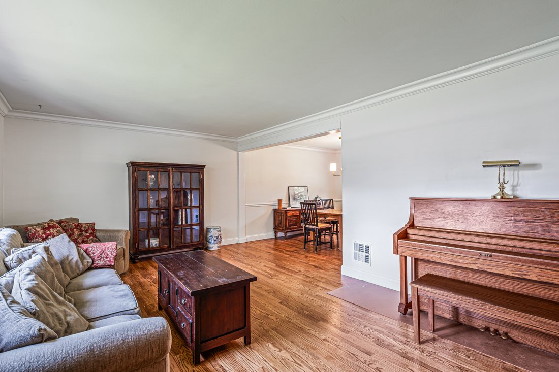 House in Port Washington, New York, United States 5 - 18686406