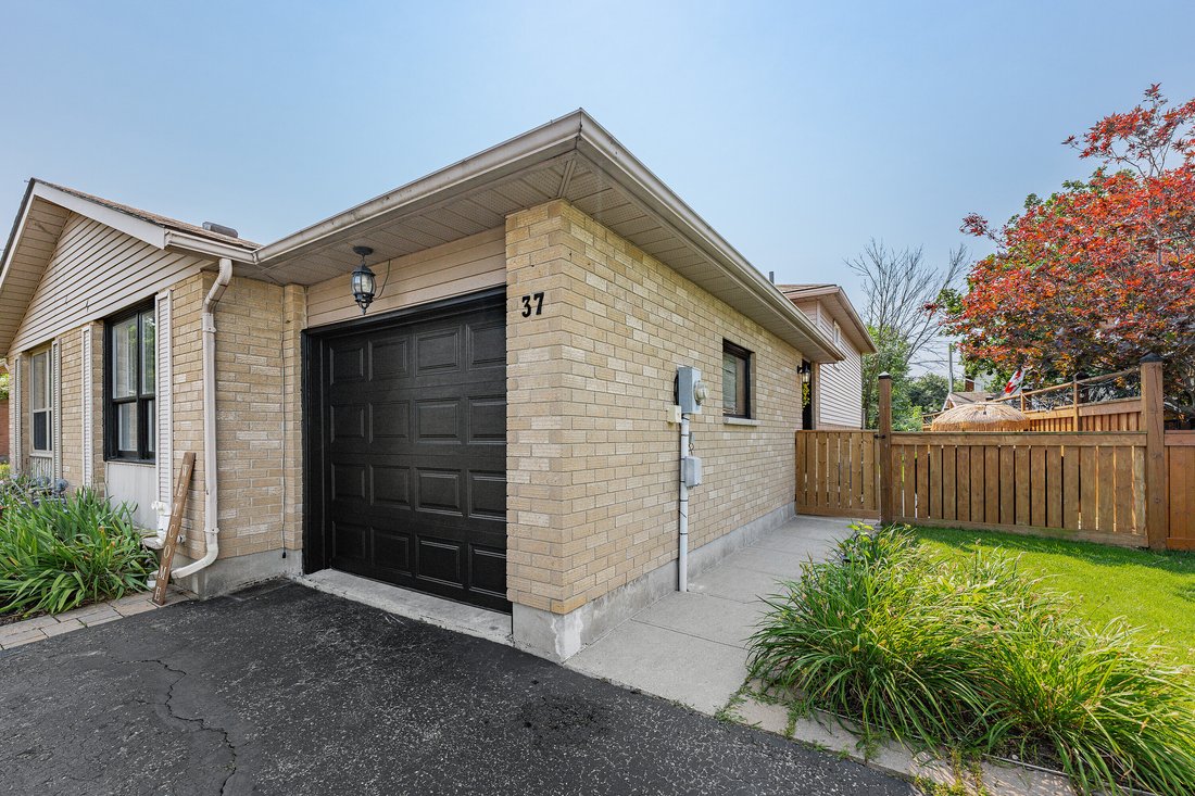 House in Cambridge, Ontario, Canada 3 - 18688437