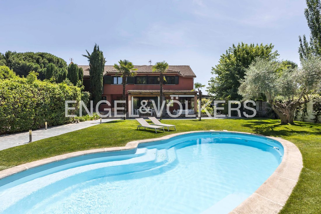 House in Boadilla del Monte, Comunidad de Madrid, Spain 1 - 18613568