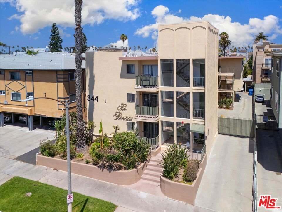 Los Angeles, California, United States 1 - 18689768