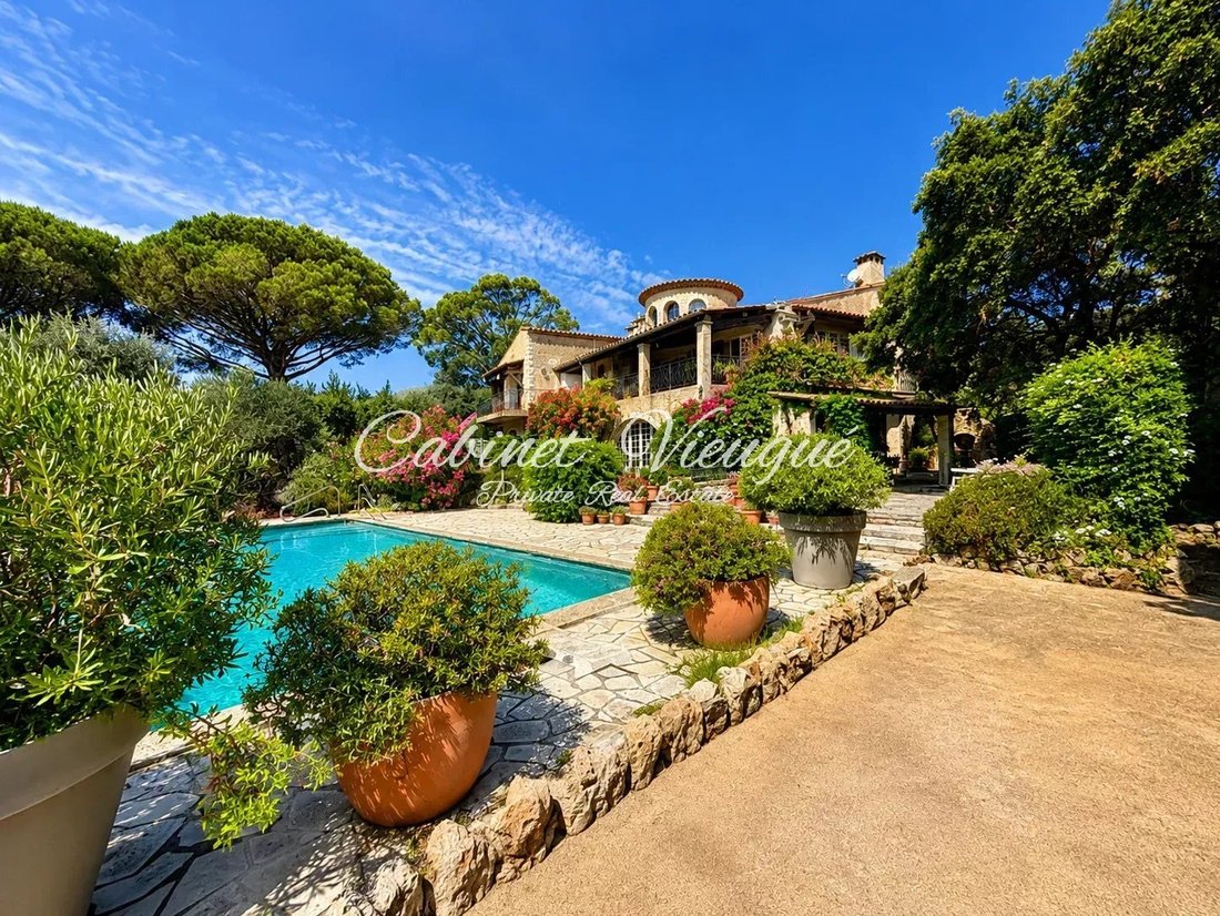Villa in Grimaud, Provence-Alpes-Côte d'Azur, France 1 - 18687601