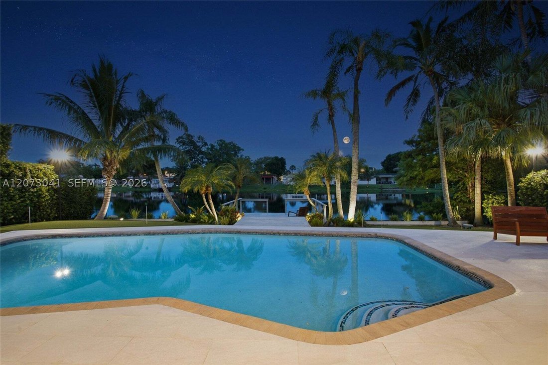 House in Pembroke Pines, Florida, United States 3 - 18689888