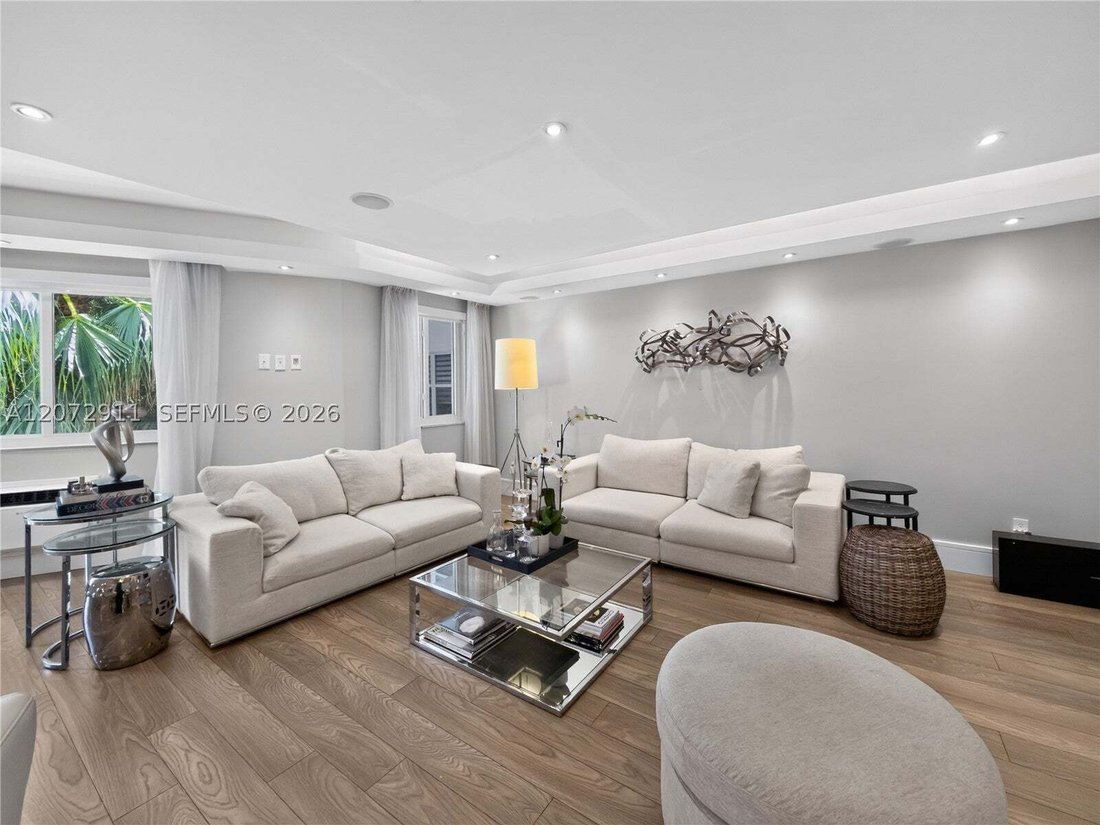 Co Op in Bal Harbour, Florida, United States 3 - 18689993