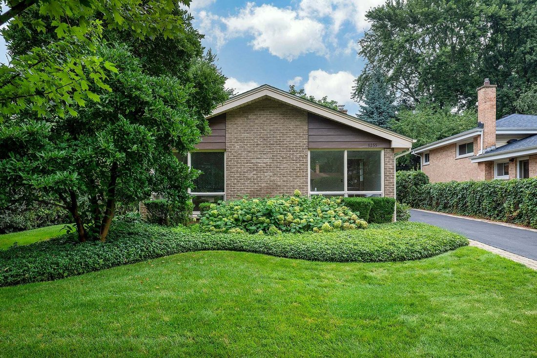 House in Skokie, Illinois, United States 3 - 18687805