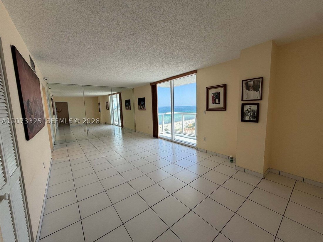 Condo in Miami Beach, Florida, United States 4 - 18687293