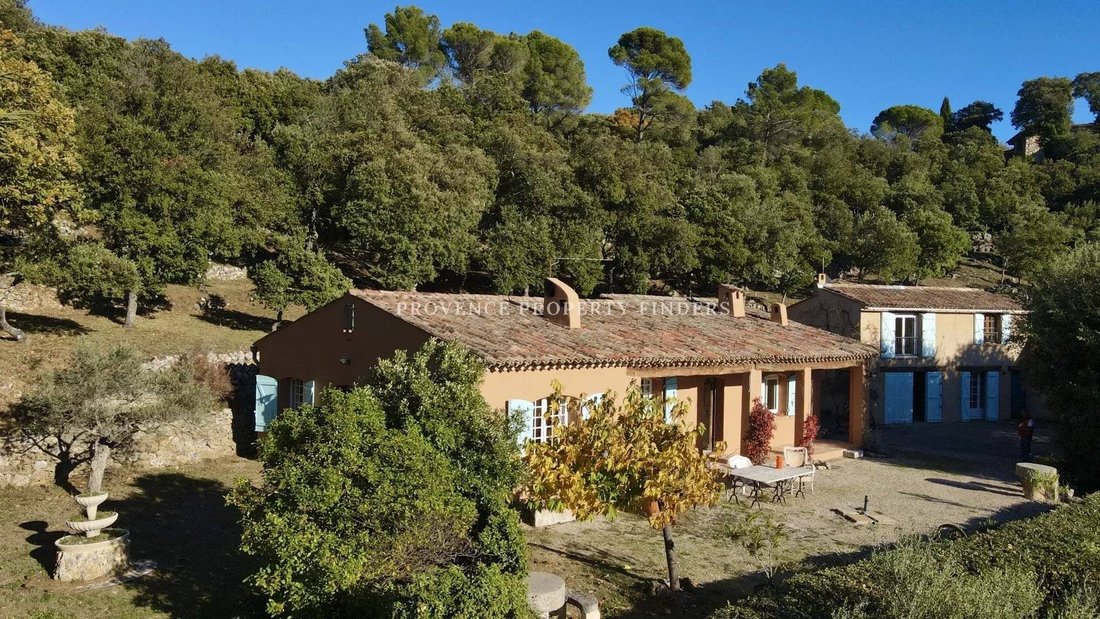 Maison à Tourtour, Provence-Alpes-Côte d'Azur, France 2 - 16247162