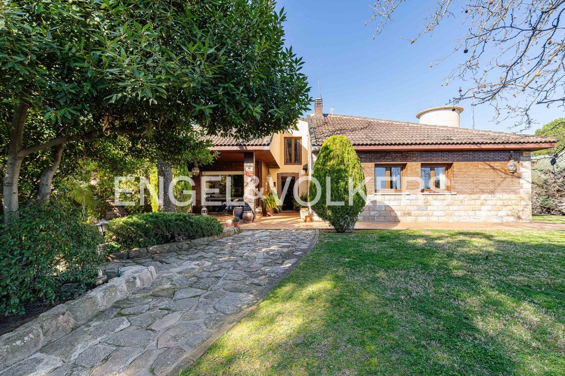 House in Villafranca del Castillo, Villanueva de la Canada, Comunidad de Madrid 2 - 17342752