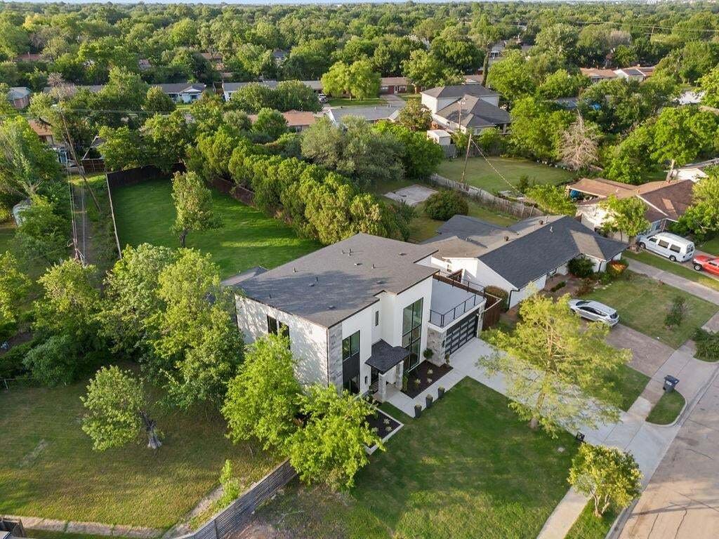 House in Farmers Branch, Texas, United States 3 - 18690773