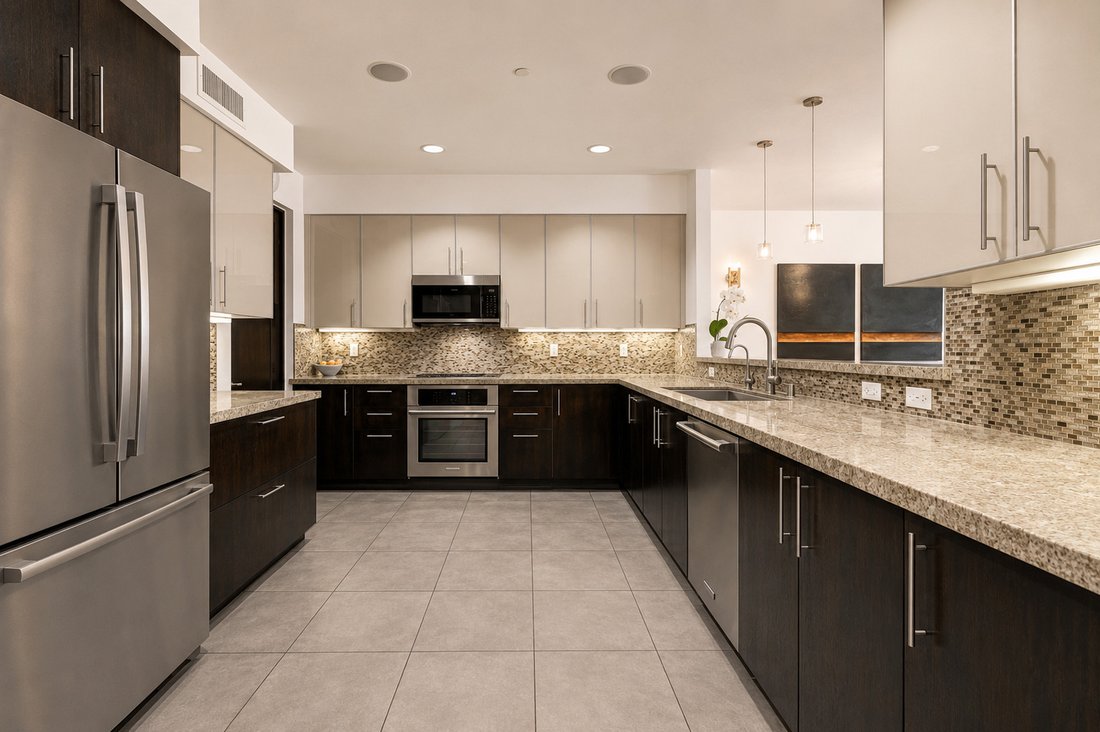 Condo in Los Angeles, California, United States 4 - 18691058
