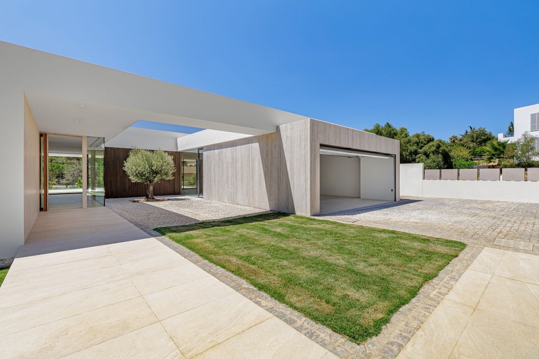 Villa in Sotogrande, San Roque, Andalusia 1 - 18686483
