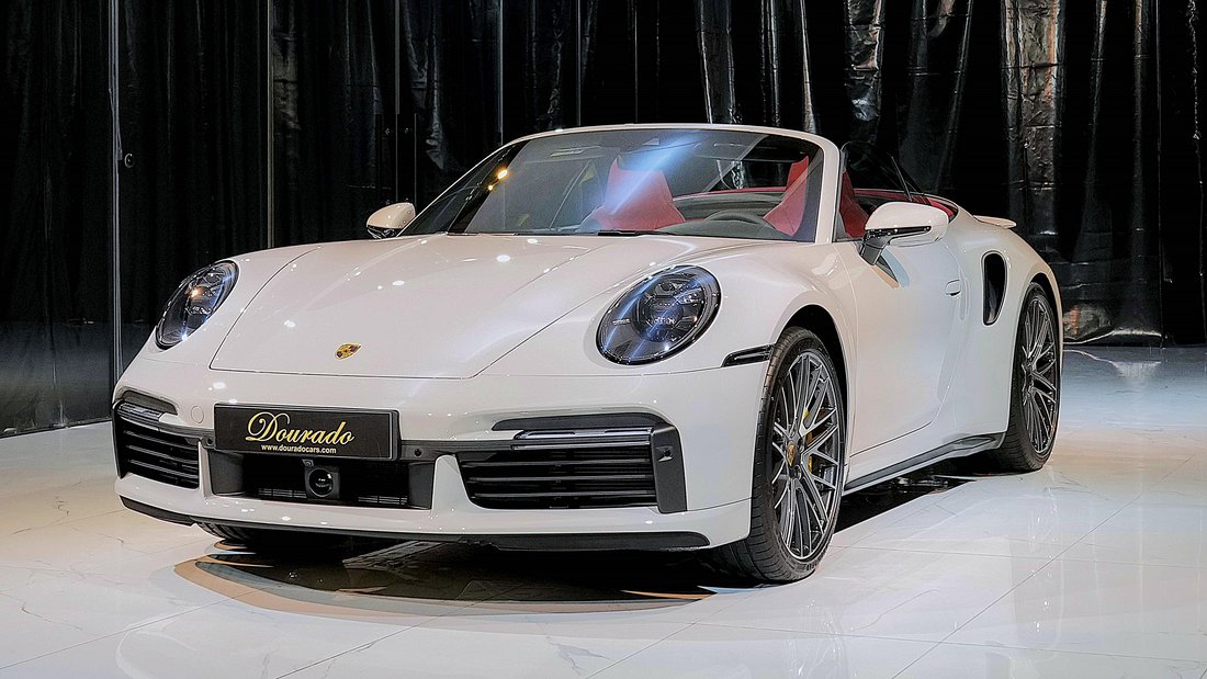 Cabriolet in Dubai, United Arab Emirates 3 - 18691957