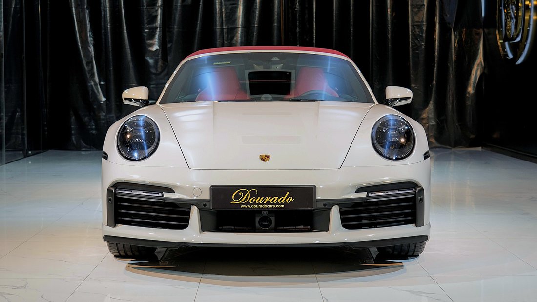 Cabriolet in Dubai, United Arab Emirates 2 - 18691957