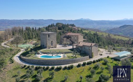 Villa in Monte Santa Maria Tiberina, Umbria, Italy 1