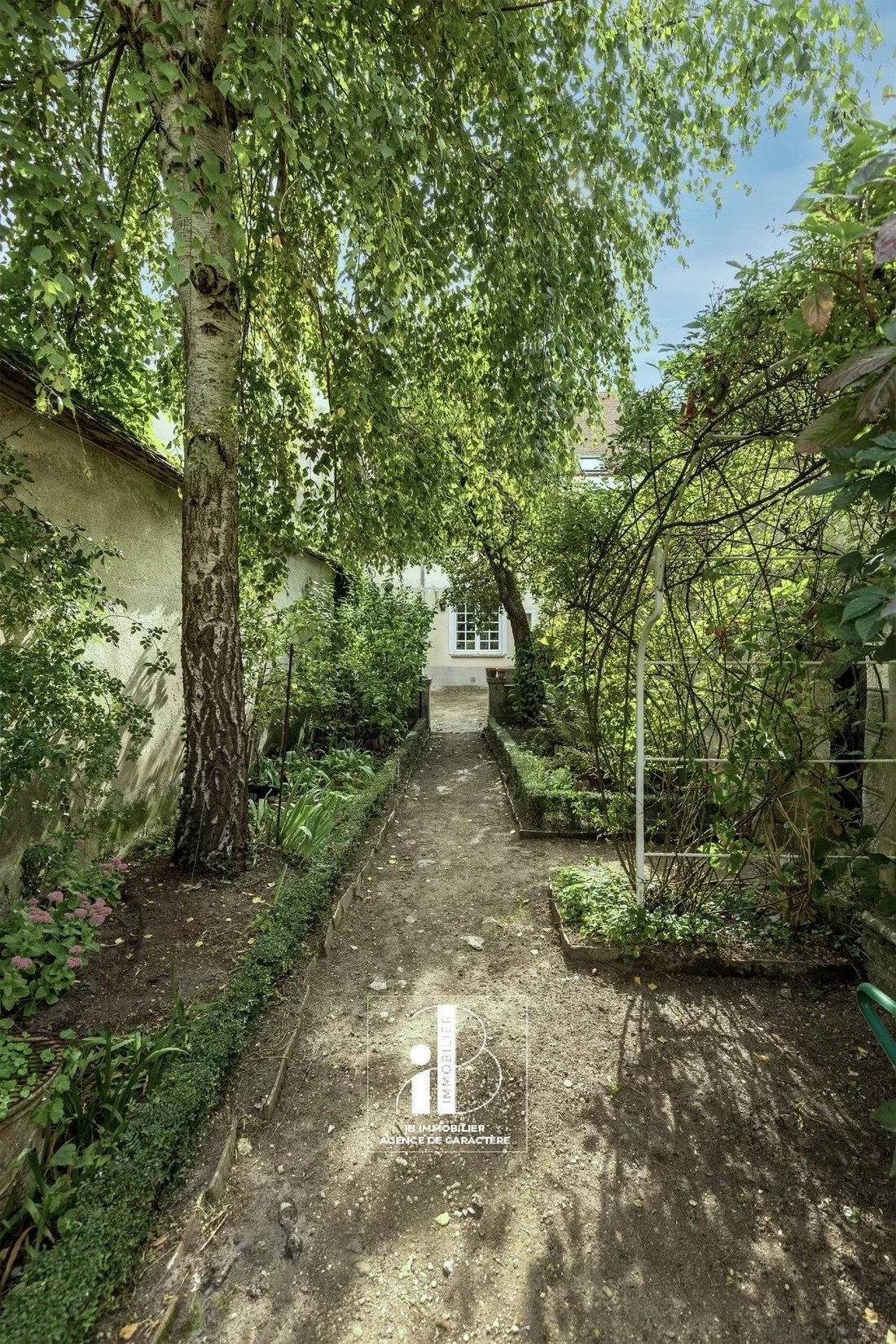 House in Moret-Loing-et-Orvanne, Ile-de-France, France 5 - 16569239