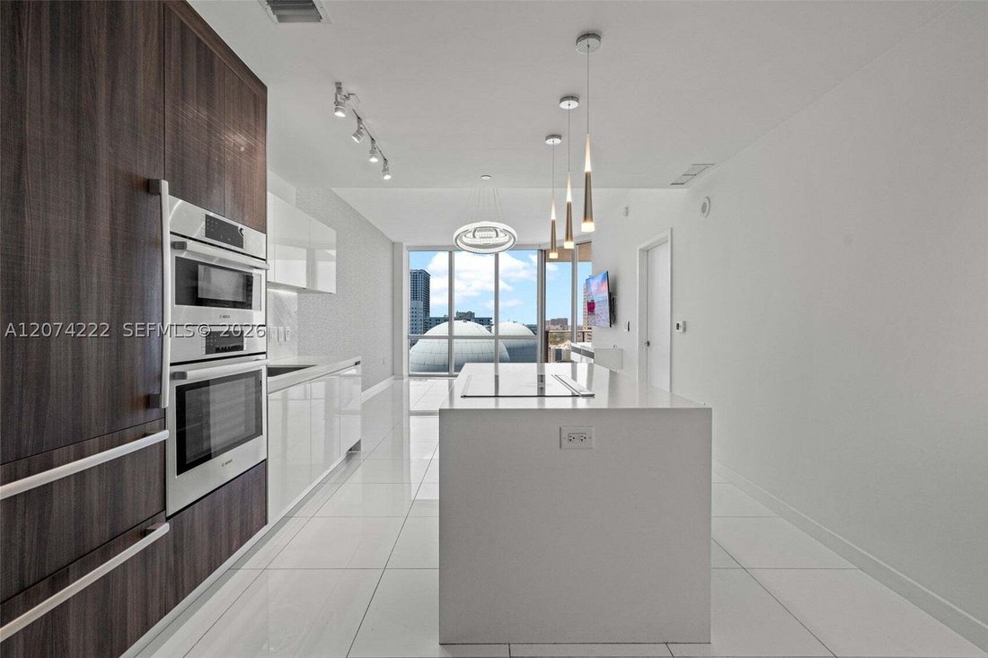 Condo in Miami, Florida, United States 5 - 18692245