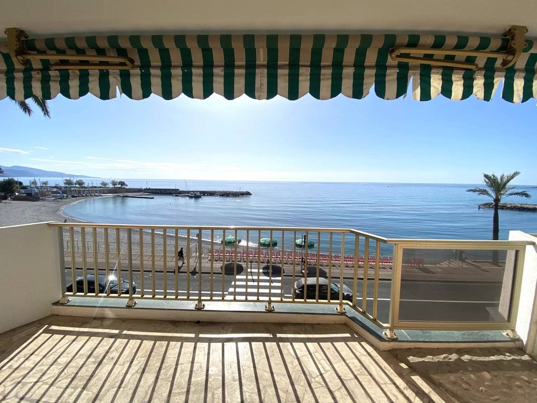 Apartment in Carnoles, Roquebrune-Cap-Martin, France 2 - 17774259