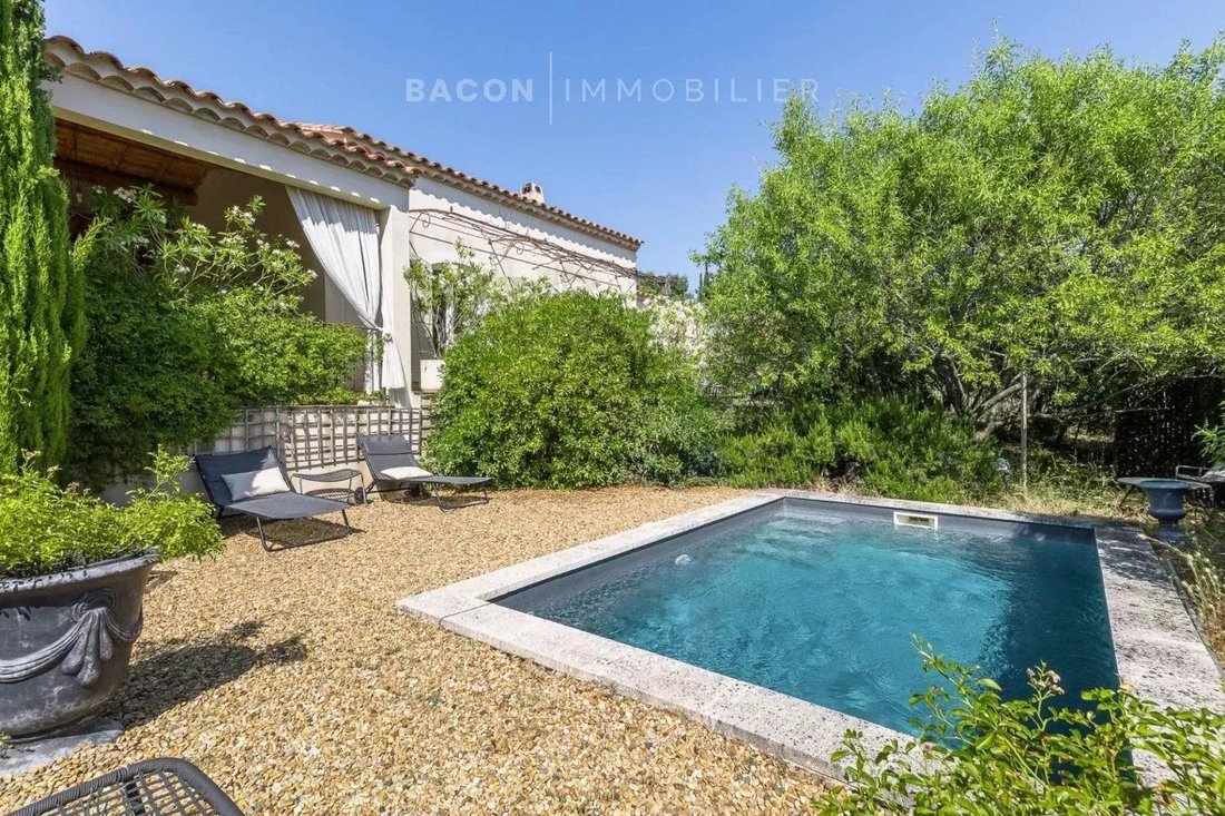 House in Bonnieux, Provence-Alpes-Côte d'Azur, France 4 - 16832929