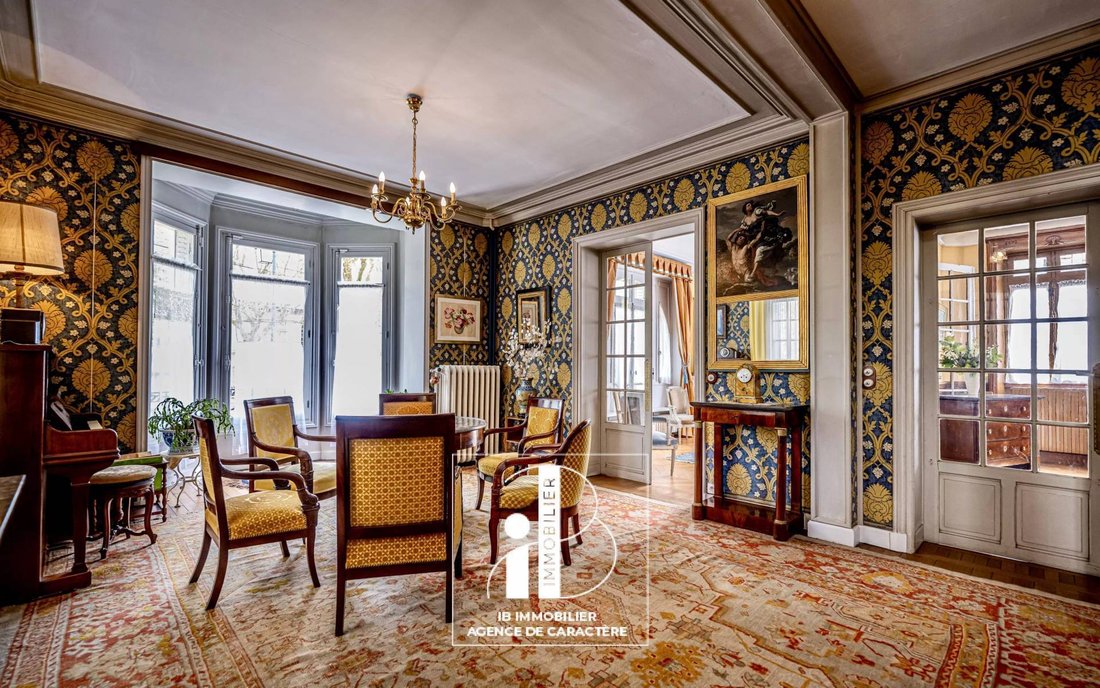 House in Fontainebleau, Ile-de-France, France 4 - 17741095