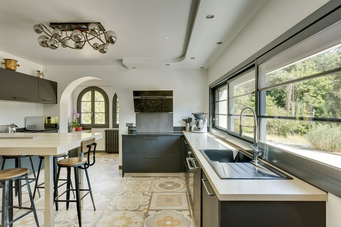 Estate in Beaumont-les-Valence, Auvergne-Rhône-Alpes, France 2 - 18692642