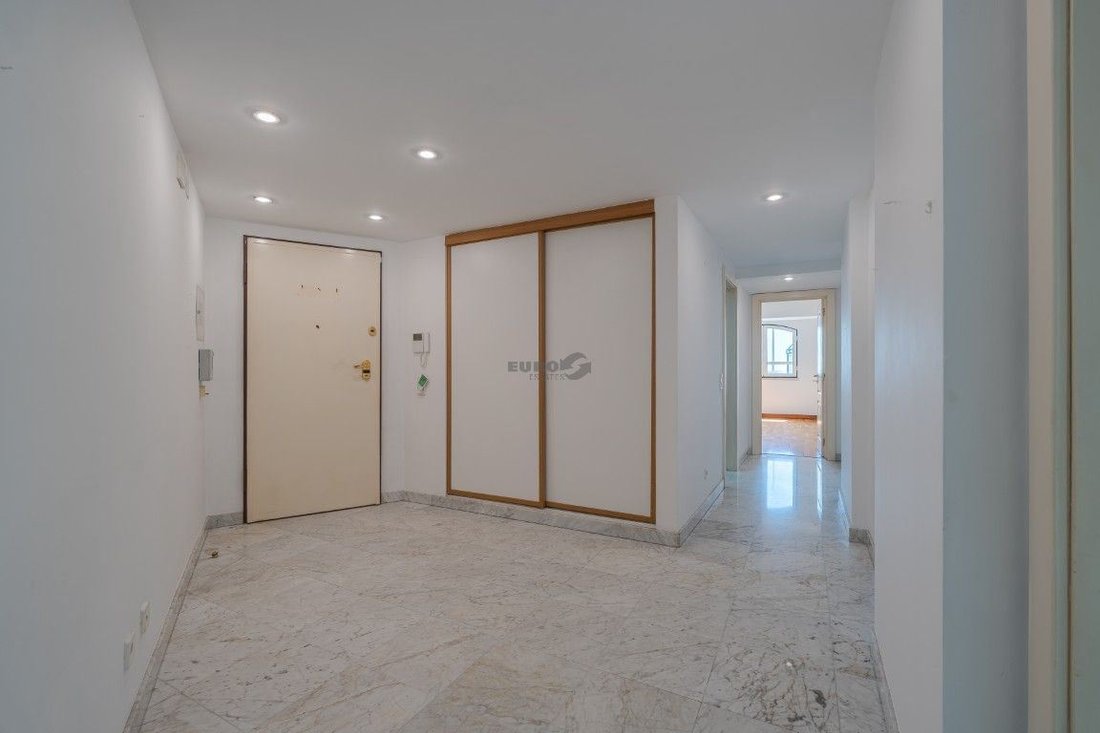 Apartment in Carcavelos e Parede, Lisbon, Portugal 3 - 18648940