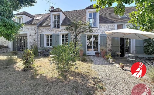 House in Noisy-sur-Ecole, Ile-de-France, France 1
