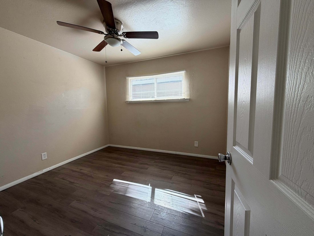 Albuquerque, New Mexico, United States 5 - 18692038