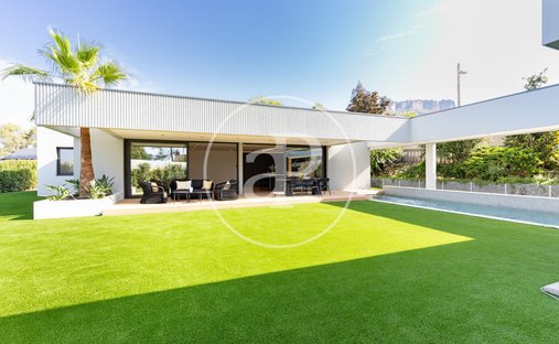 Villa in Eixample, Barcelona, Spain 1
