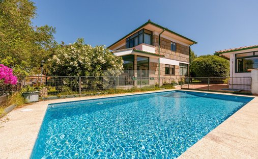 Chalet in Oia, Vigo, Spain 1