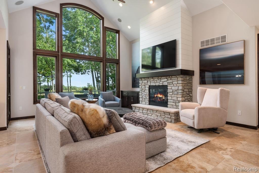 Condo in Petoskey, Michigan, United States 4 - 18692268