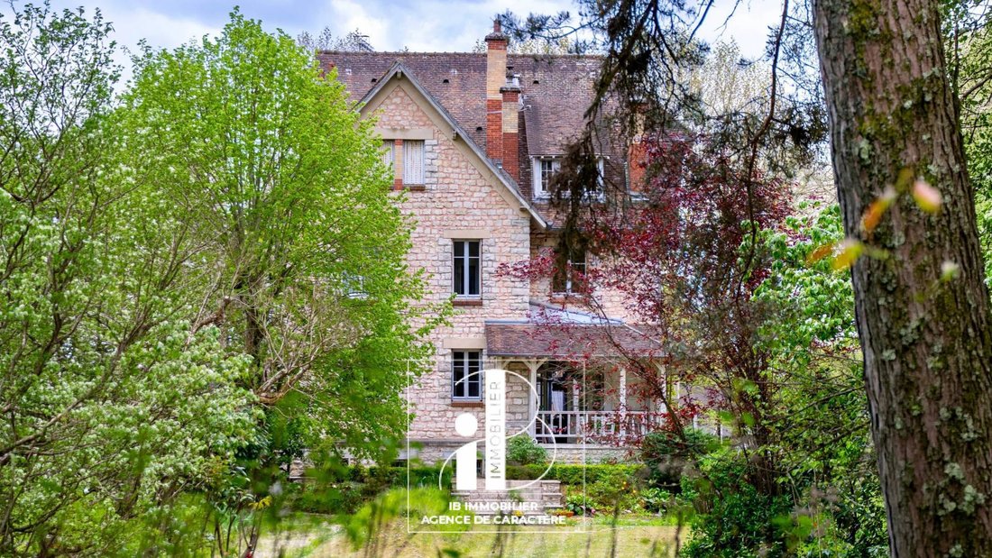 House in Fontainebleau, Ile-de-France, France 1 - 17741095