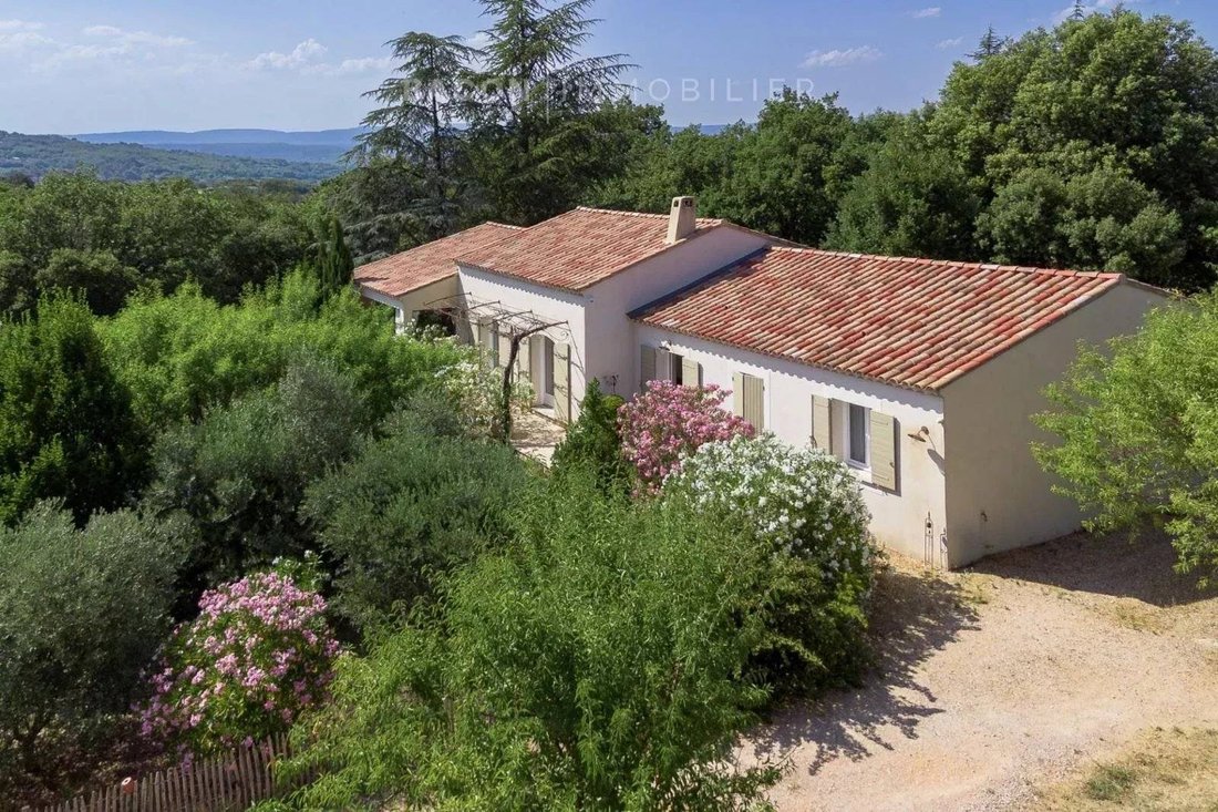 House in Bonnieux, Provence-Alpes-Côte d'Azur, France 2 - 16832929