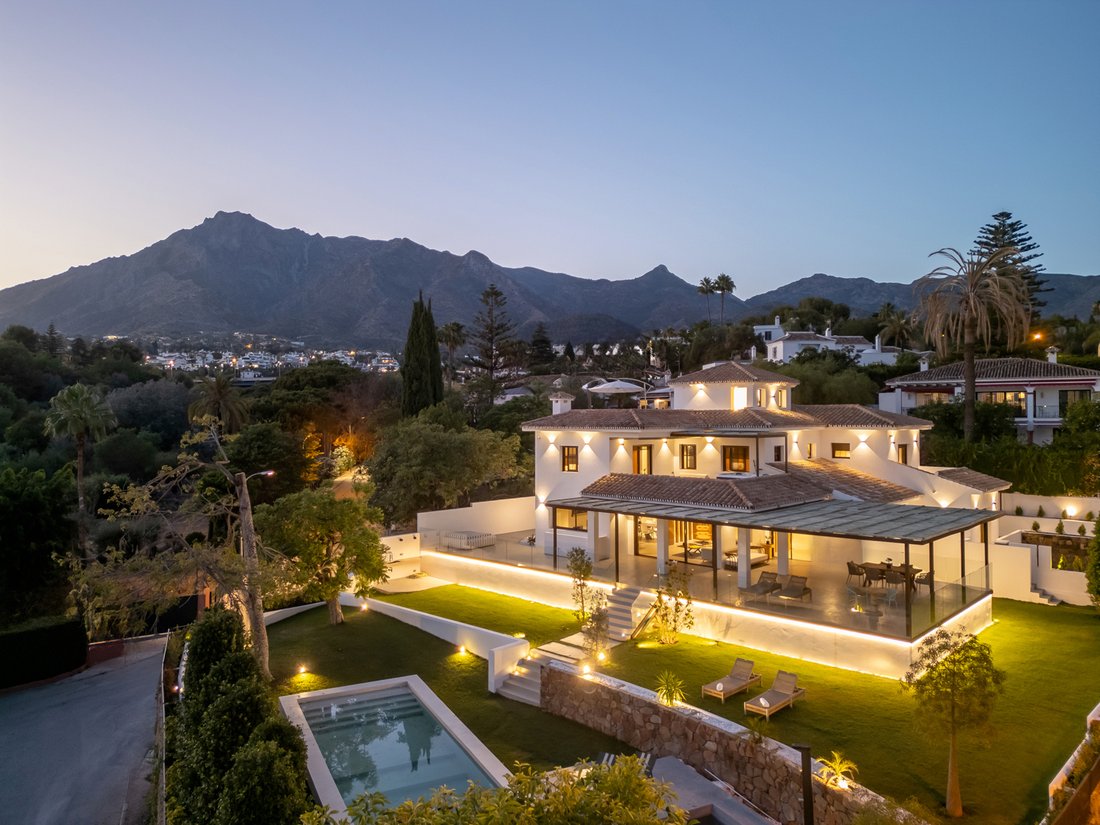 Villa in Golden Mile, Andalusia, Spain 1 - 18692197