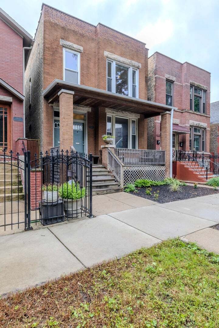 Chicago, Illinois, United States 3 - 18692577