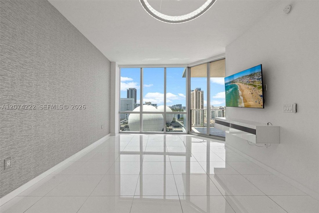 Condo in Miami, Florida, United States 4 - 18692245