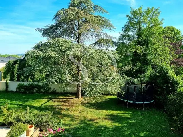 House in Mezieres-sur-Seine, Ile-de-France, France 2 - 17882874