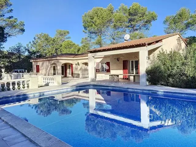 Villa in Besse-sur-Issole, Provence-Alpes-Côte d'Azur, France 2 - 16297624