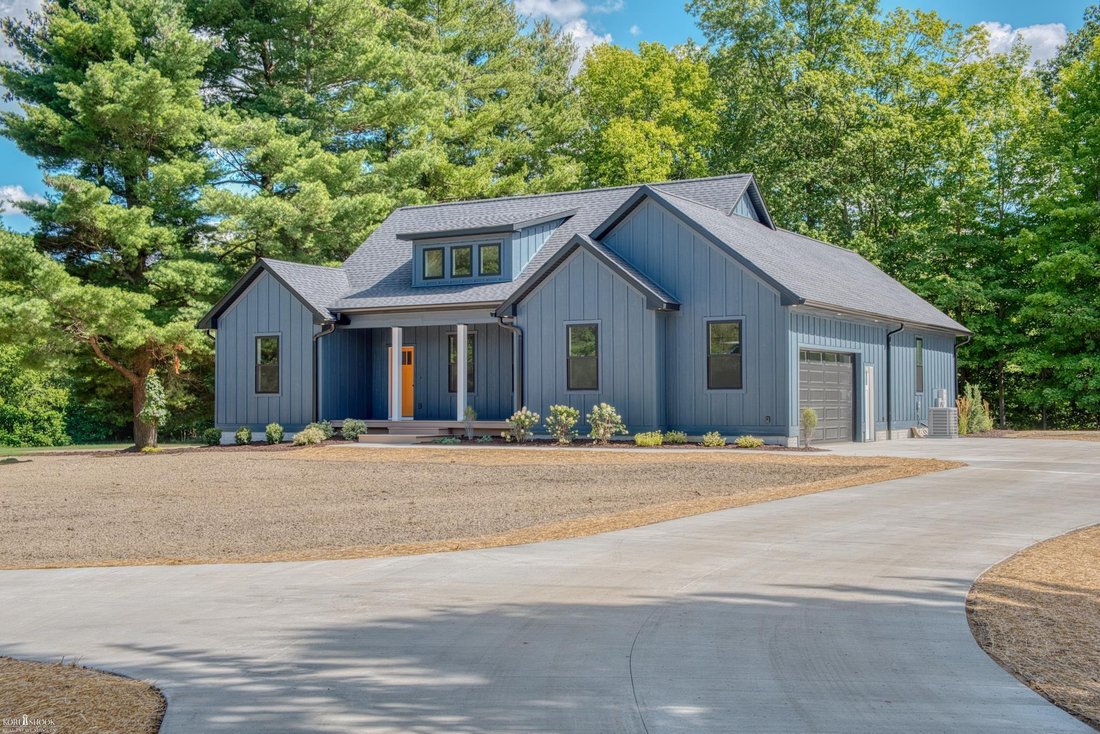 House in Owosso charter Township, Michigan, United States 1 - 18692272