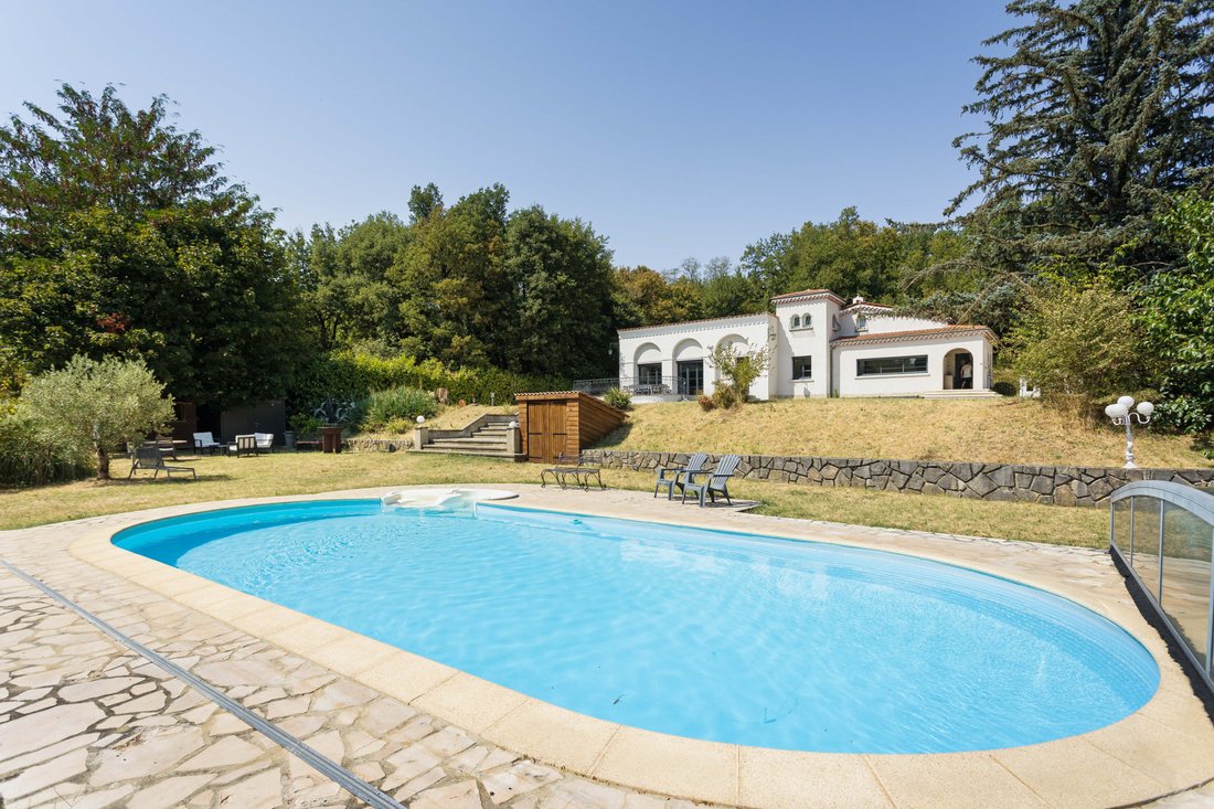 Estate in Beaumont-les-Valence, Auvergne-Rhône-Alpes, France 1 - 18692642