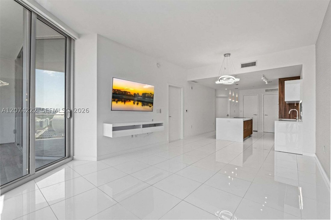 Condo in Miami, Florida, United States 1 - 18692245