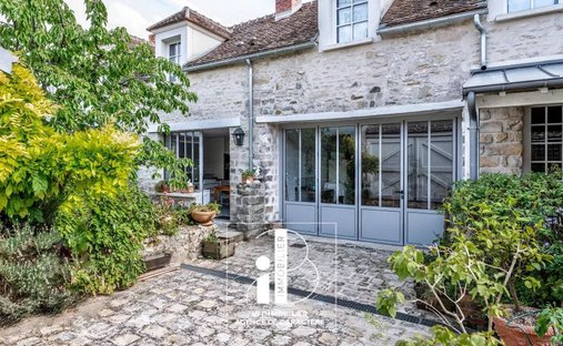 House in Acheres-la-Foret, Ile-de-France, France 1