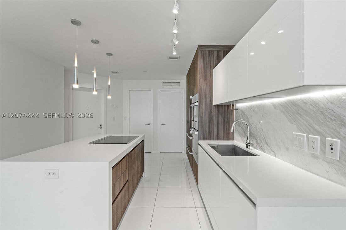 Condo in Miami, Florida, United States 3 - 18692245