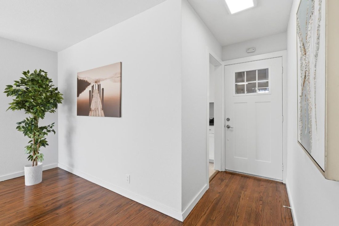 House in East Palo Alto, California, United States 5 - 18692376