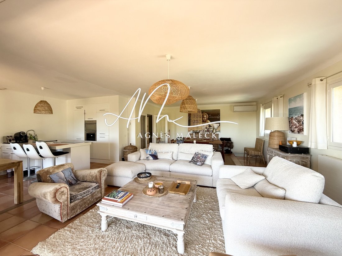 Estate in Nord, Cavalaire-sur-Mer, France 4 - 16327027