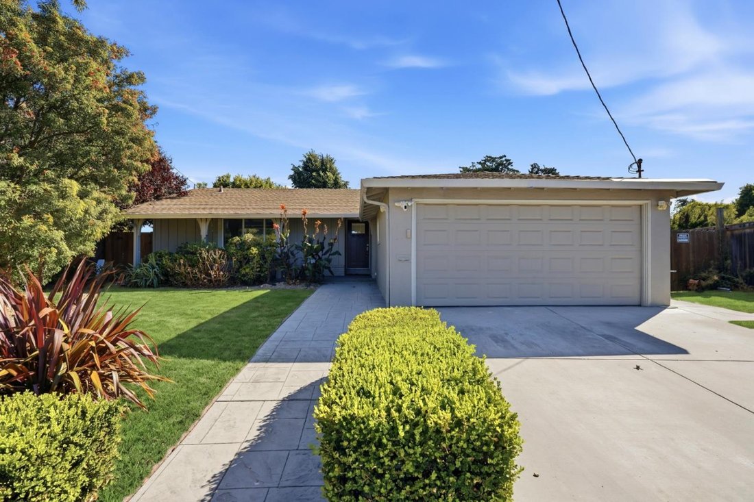 House in East Palo Alto, California, United States 1 - 18692376