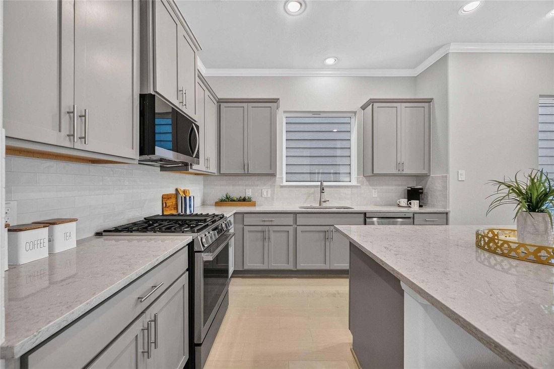 House in Houston, Texas, United States 5 - 18692360