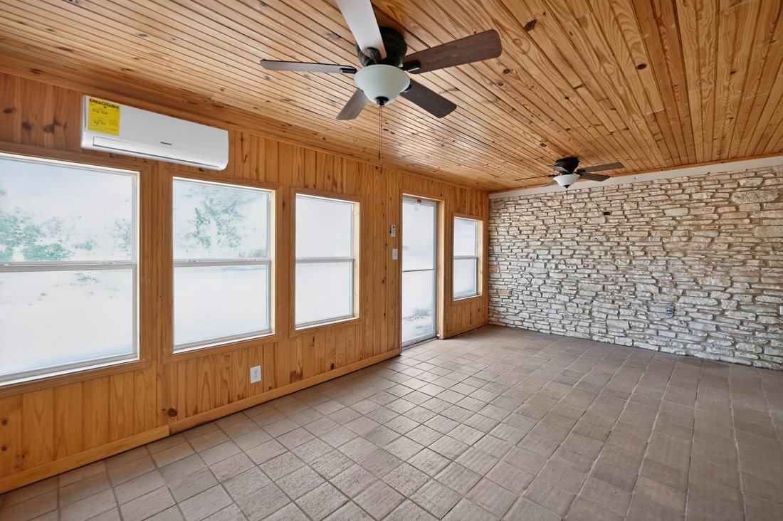 House in Buda, Texas, United States 3 - 18692236