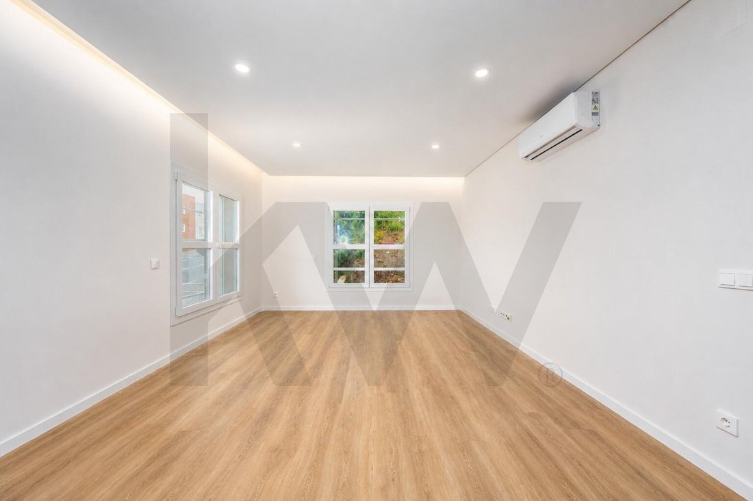 Apartment in Venteira, Lisbon, Portugal 3 - 18692127