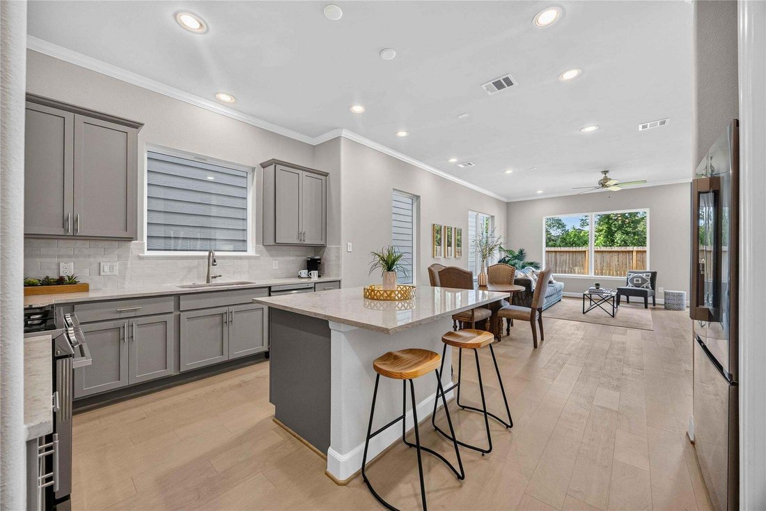 House in Houston, Texas, United States 3 - 18692360
