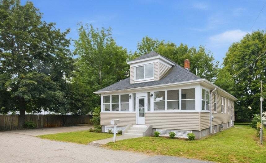 House in Cranston, Rhode Island, United States 2 - 18692124
